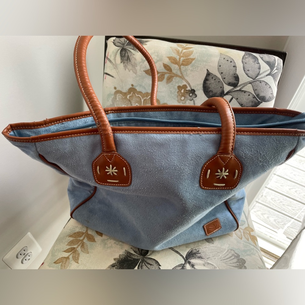 Light blue handbag/tote.